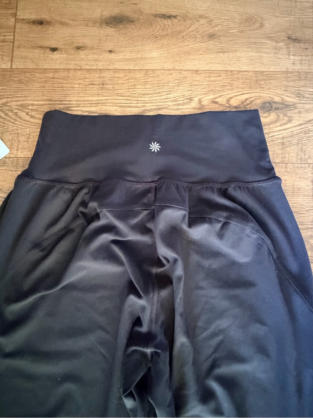 NWT Athleta Salutation High Rise Jogger Pants in Black - Women’s- Size Small - Picture 6 of 12